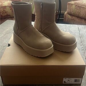 UGG  W cityfunc mid